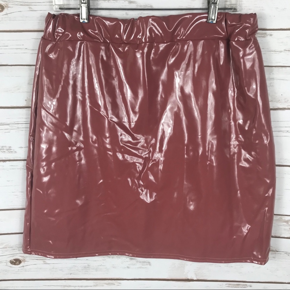 PRETTY LITTLE THING ROSE VINYL ZIP SKIRT SIZE 16